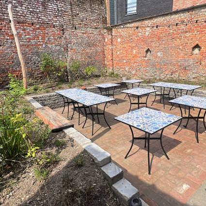 Tuin bij Food with Varinder, foto 2